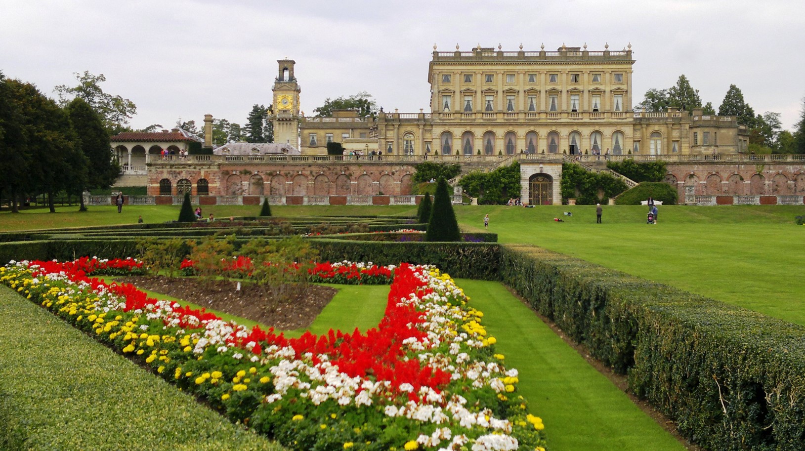 Forecourt Borders ved Cliveden