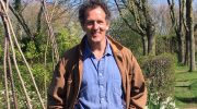 Monty Don siger, at haveblomster blomstrer bedre end de har gjort 'i lang tid'
