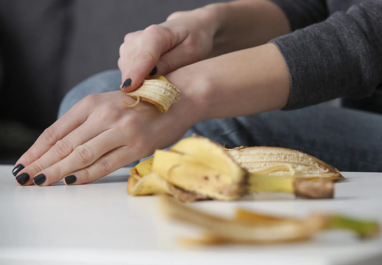 Smid det ikke væk: hvordan bananskræl hjælper med at bekæmpe tegn på aldring