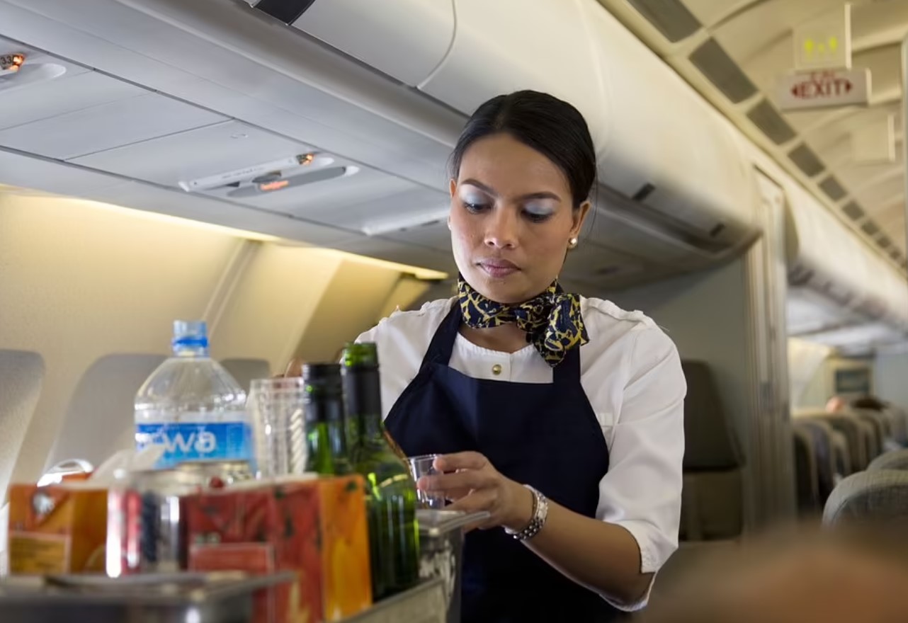 Uden mikroovn og komfur: hvordan stewardesser varmer mad – husk dette interessante livstips