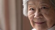 Hvorfor stiller japanerne flasker med vand ved deres huse: en meget smart metode