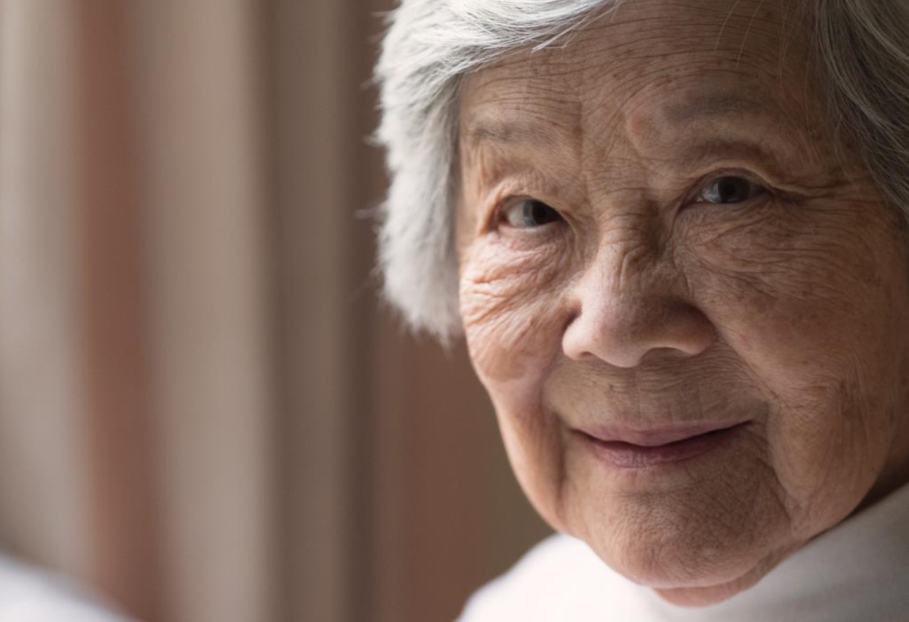 Hvorfor stiller japanerne flasker med vand ved deres huse: en meget smart metode