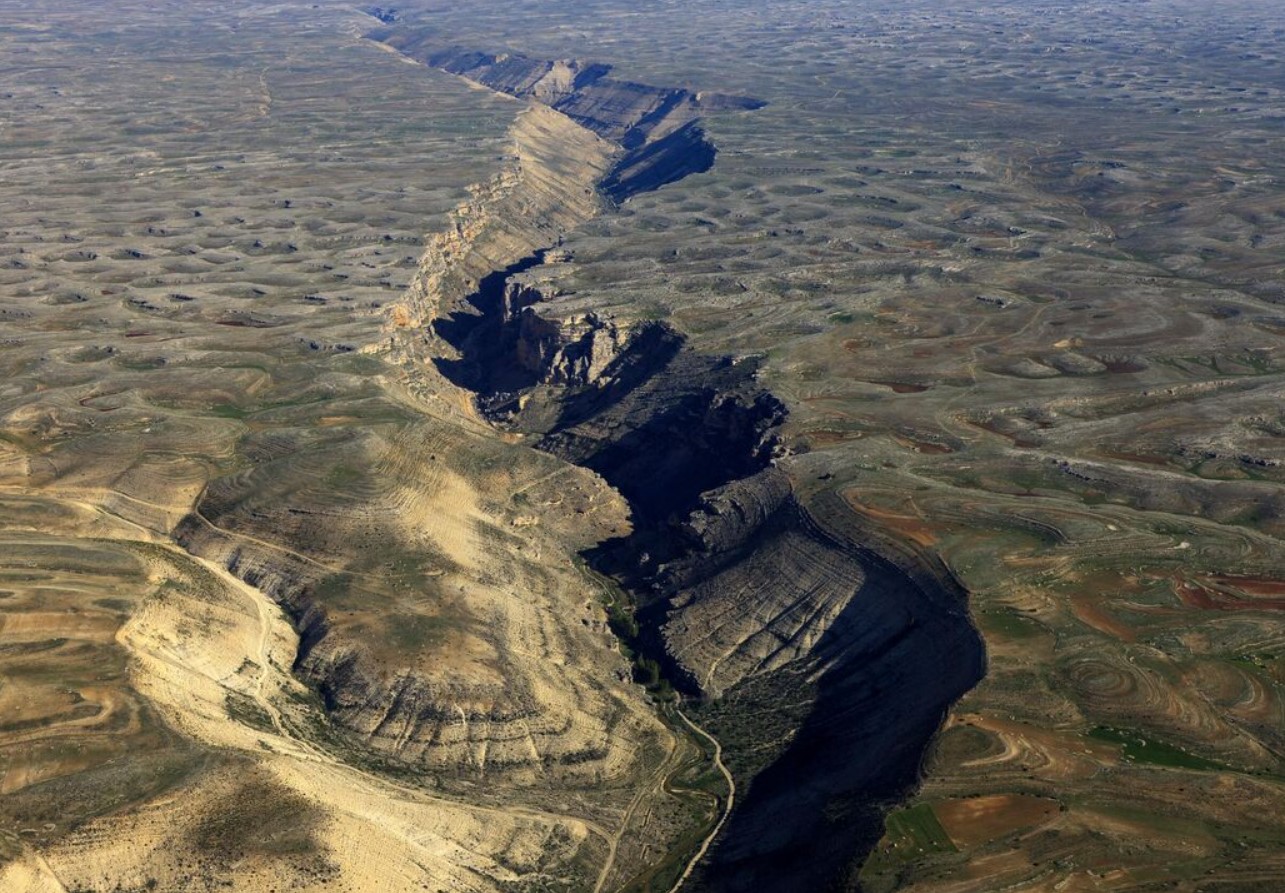 Asien splittes: forskere har registreret en brud på den tektoniske plade under Himalaya