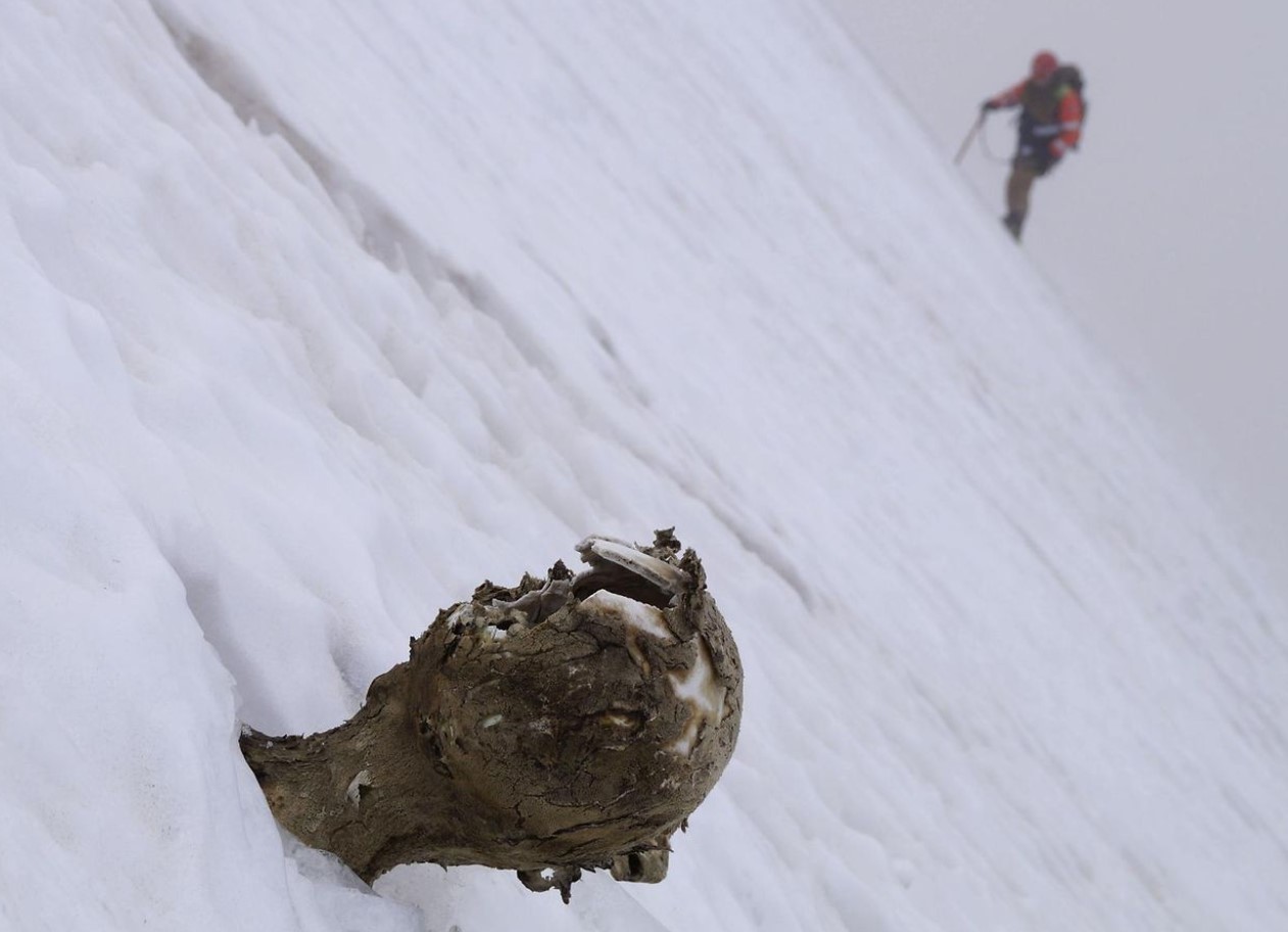 Hvem bor på det højeste bjerg, Everest?
