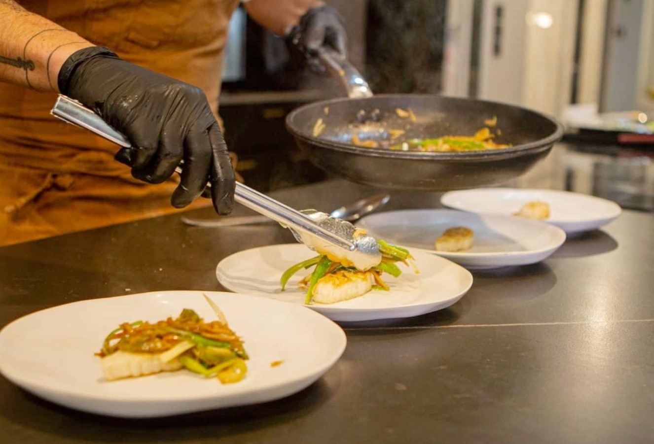 Denne burger er lavet af ko-celler i et laboratorium. Bør den virkelig serveres på restauranter?