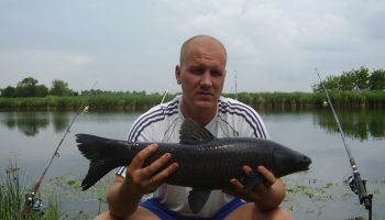 Man kan tjene gode penge. Hundrede dollar for at fange en invasiv fisk fra Rusland