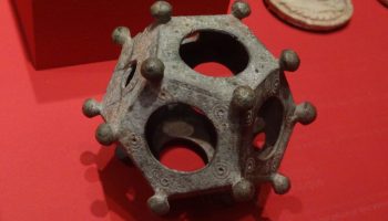 Arkeologer har i 300 år ikke kunnet løse mysteriet om de romerske dodekaedre: hvad er årsagen?