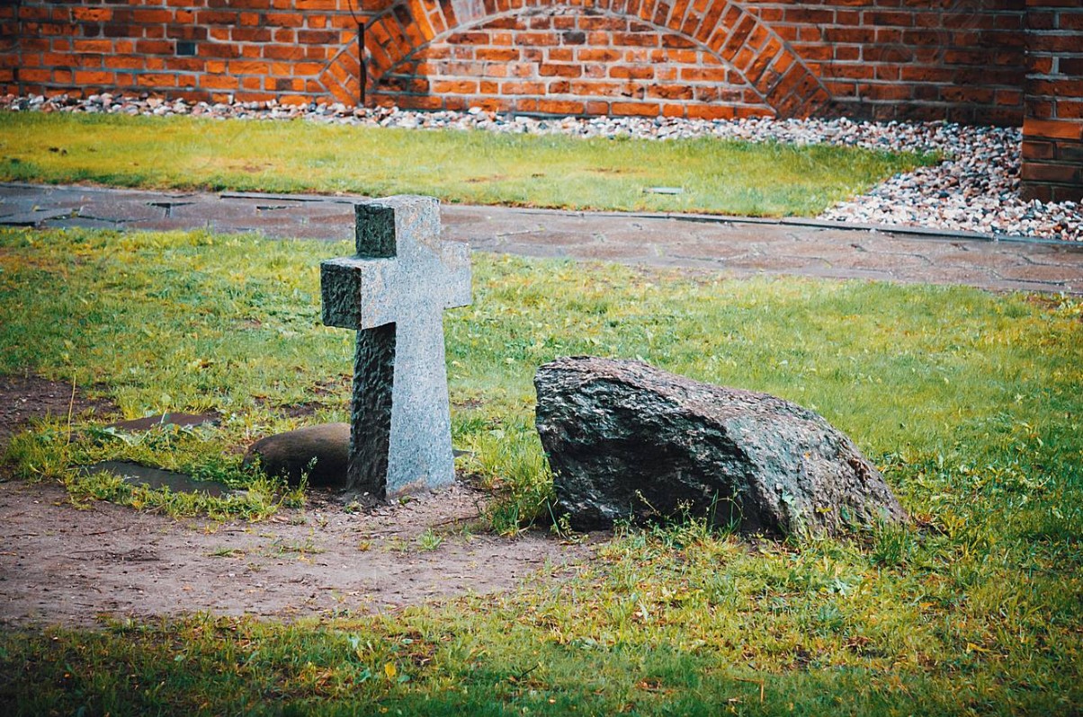 Storbritannien: begravet ved en korsvej