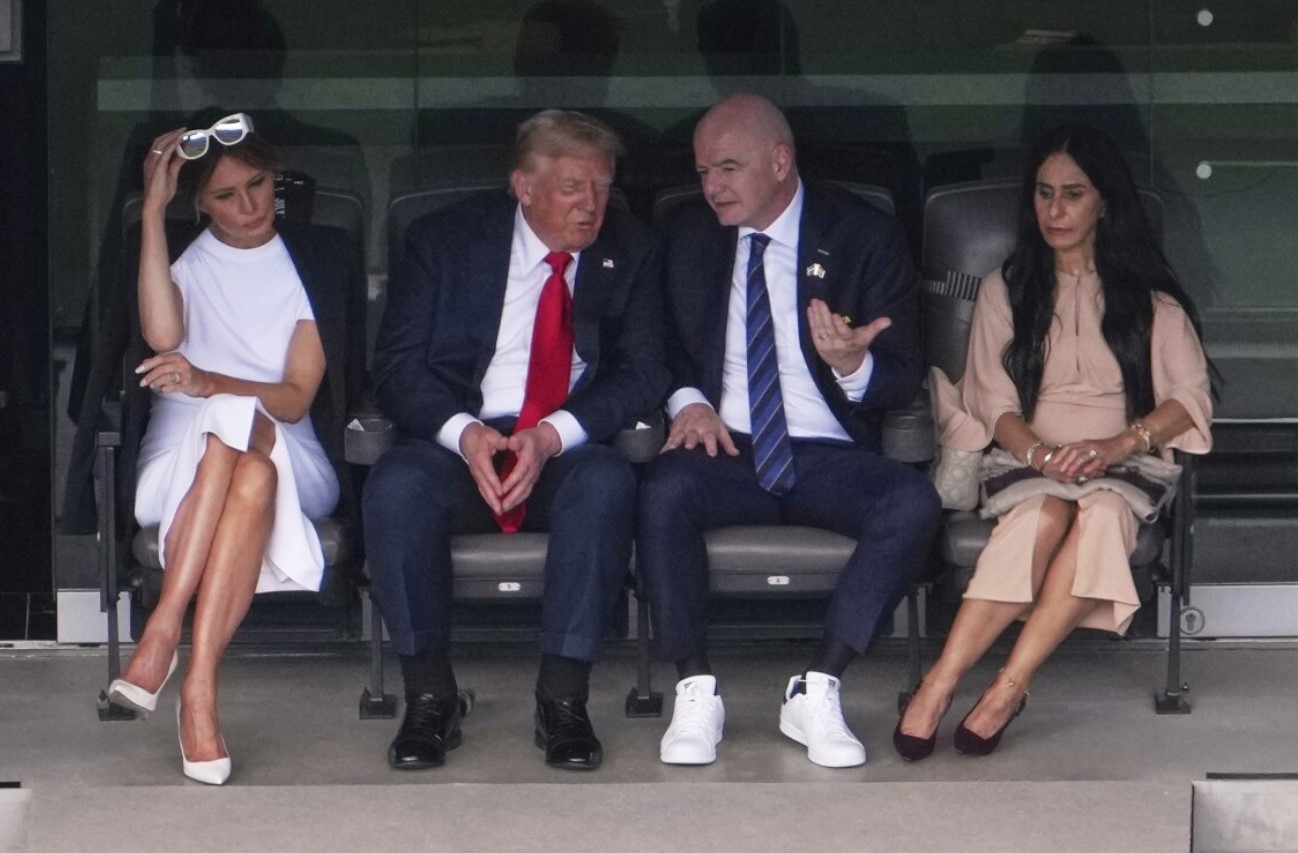 Hævede ben og blå mærker på hænderne: Donald Trump har fået konstateret en kronisk sygdom
