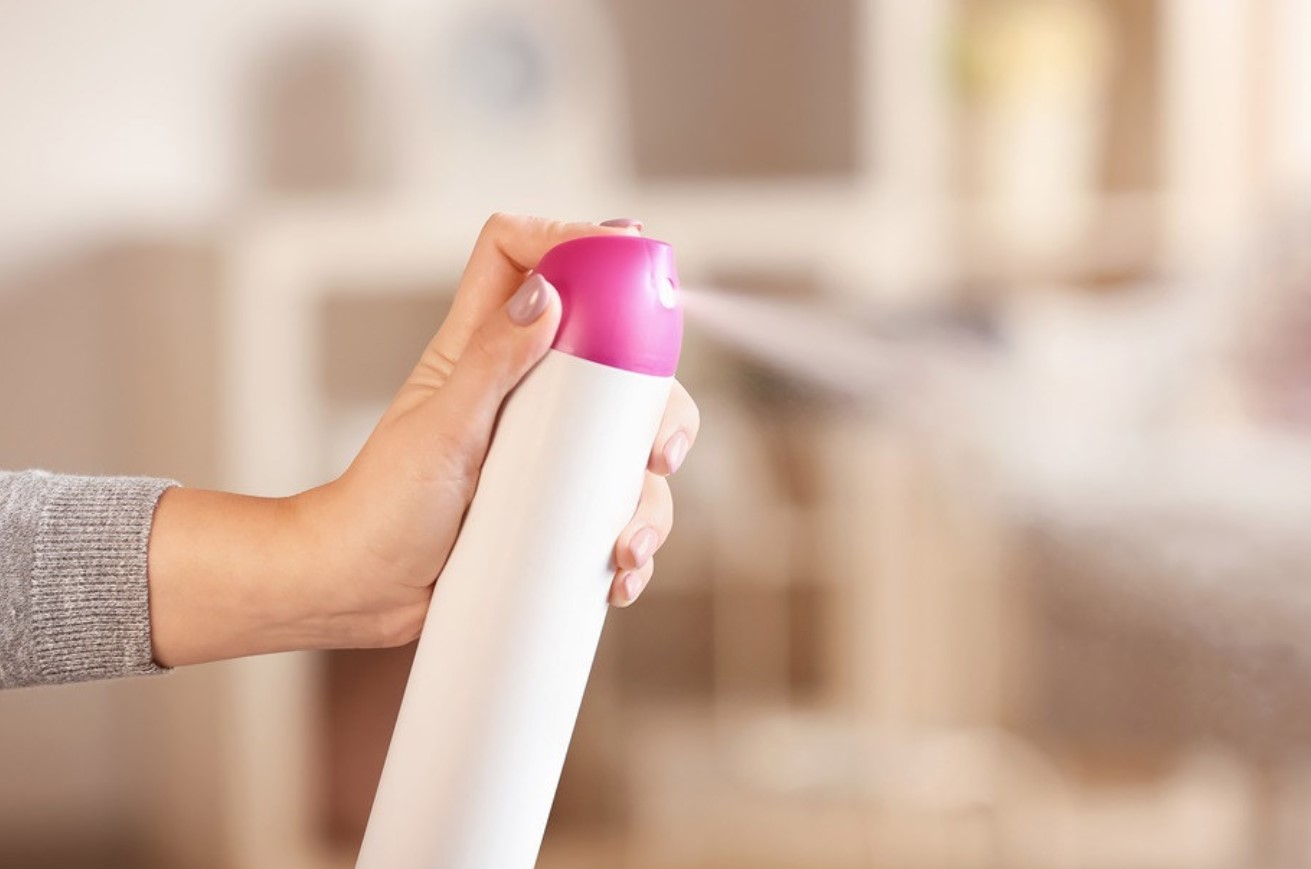 Uld forsvinder som ved et trylleslag: et simpelt beautybag-hack sparer tid og nerver