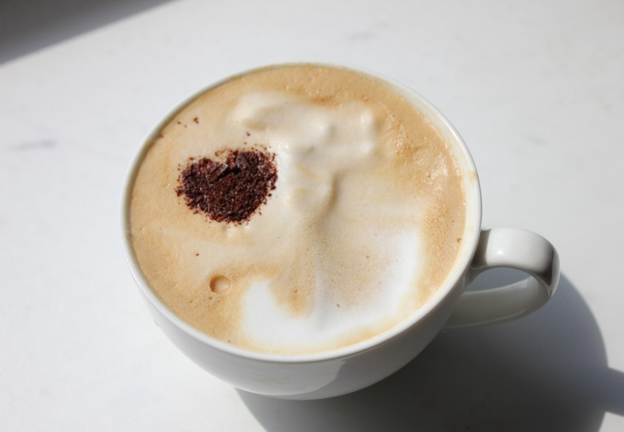 Sådan laver du en cappuccino uden en kaffemaskine