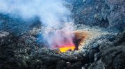Enorme klatter dybt under Jordens overflade ser ud til at drive gigantiske vulkanudbrud