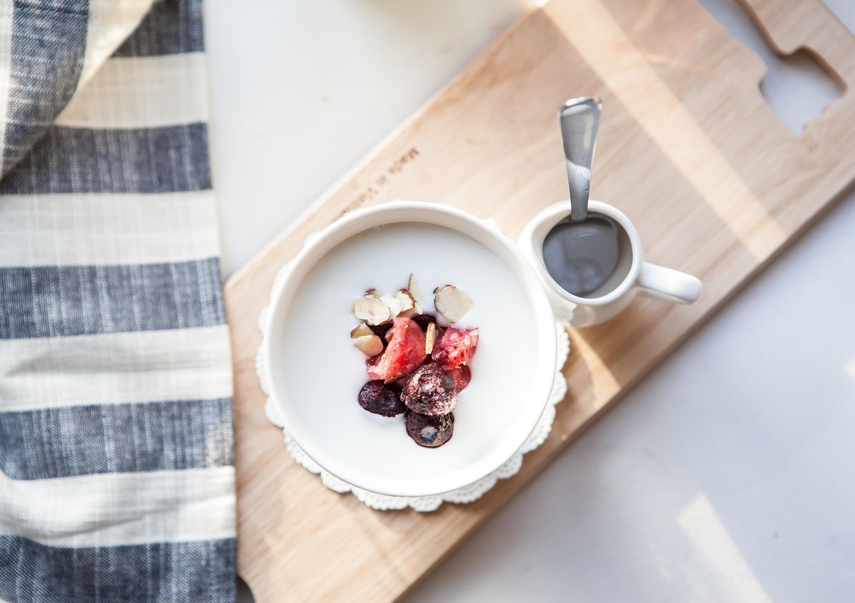 Græsk yoghurt eller hytteost? Ernæringseksperter afslører den bedste højproteinsnack