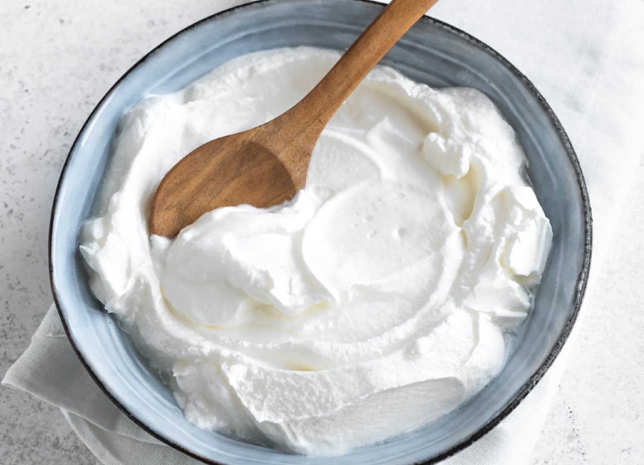 Græsk yoghurt eller hytteost? Ernæringseksperter afslører den bedste højproteinsnack