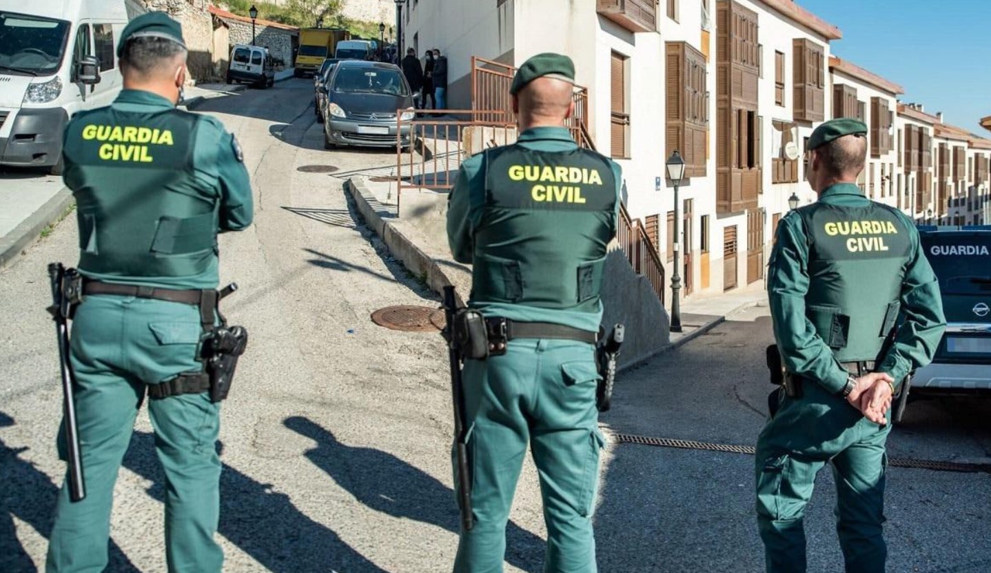 En lille helt med et stort hjerte: hvordan en hund på 2 kg reddede sin ejers liv uden at tænke på sig selv