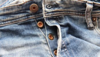 Smid ikke gamle, slidte jeans ud. De kan blive en uundværlig hjælper i hverdagen