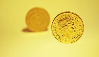 Lille mønt, stor pris: sådan erobrer 50 pence auktionerne