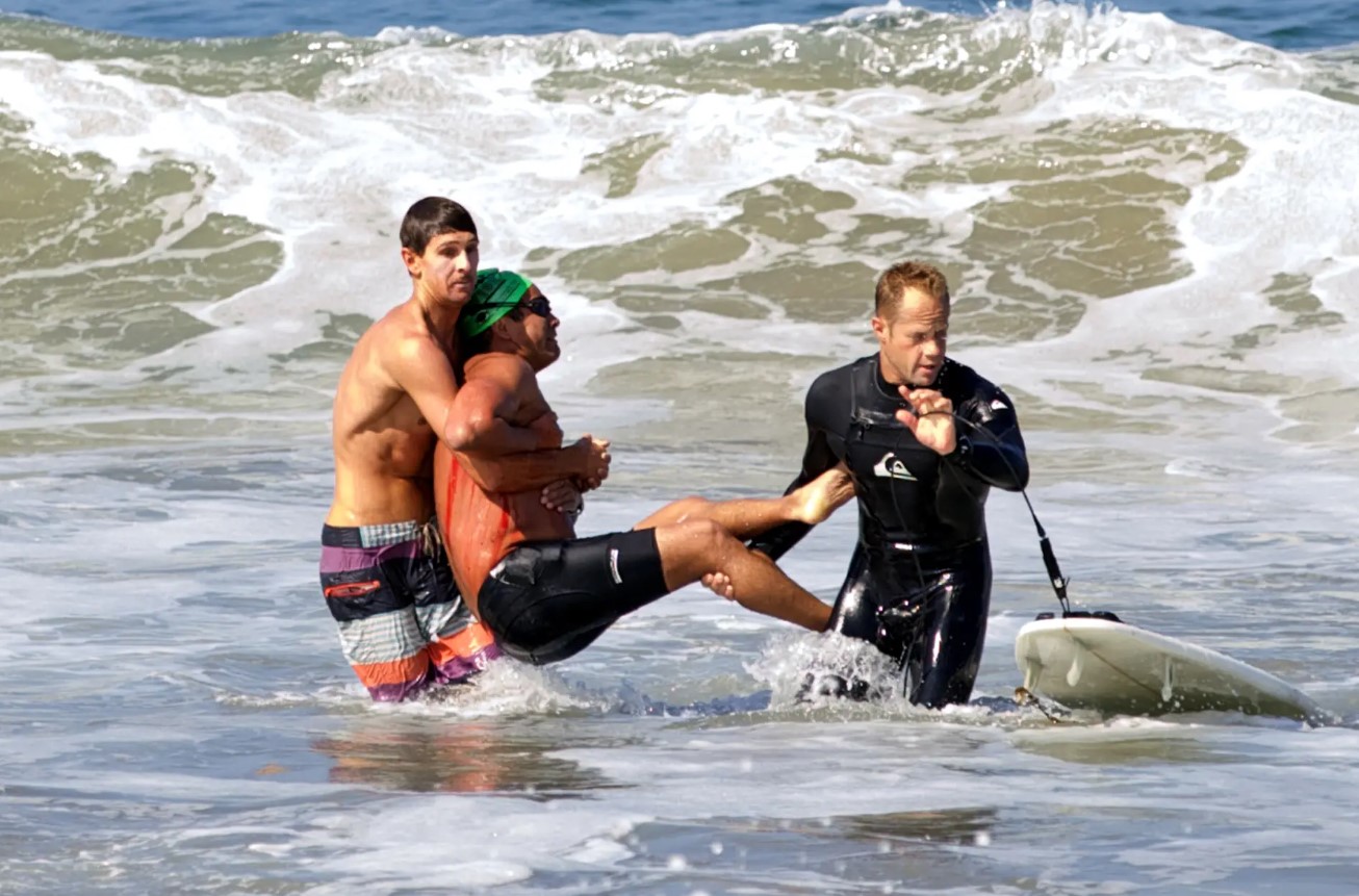 Sådan overlever du et hajangreb: Australsk surfer fandt den bedste måde at stoppe blødningen på
