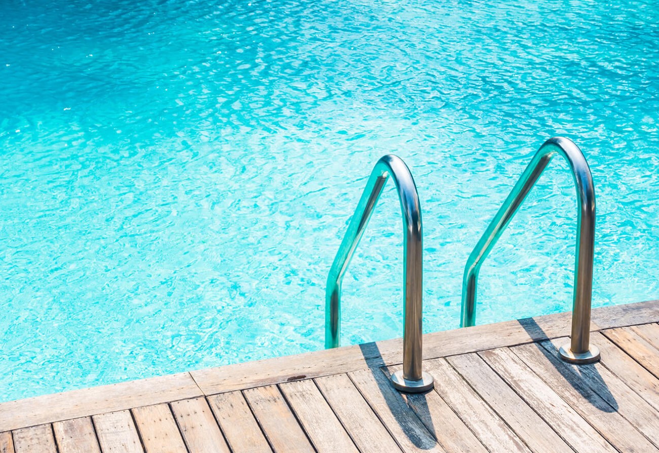 Er vand i swimmingpoolen skadeligt? Dermatolog advarer om konsekvenserne