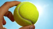 Hvorfor skal man bruge en tennisbold i vaskemaskinen: hemmeligheden bag fluffy tøj uden specialmidler