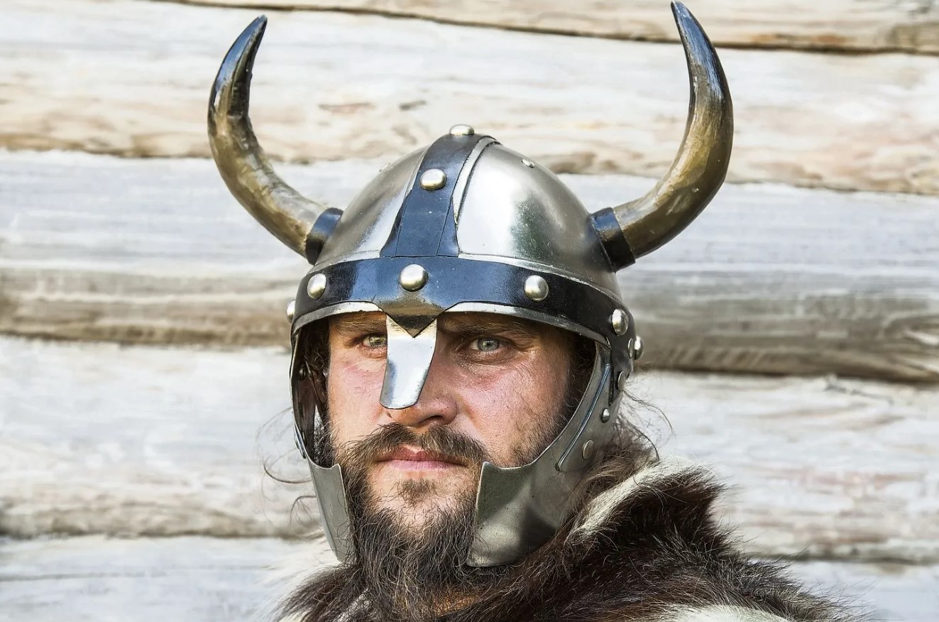 Studie: vikingehjelme med horn var slet ikke vikingehjelme