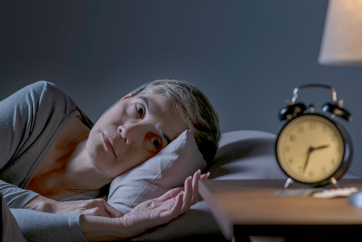 Søvnløshed på grund af smerter. Er melatonin og ibuprofen en effektiv løsning?