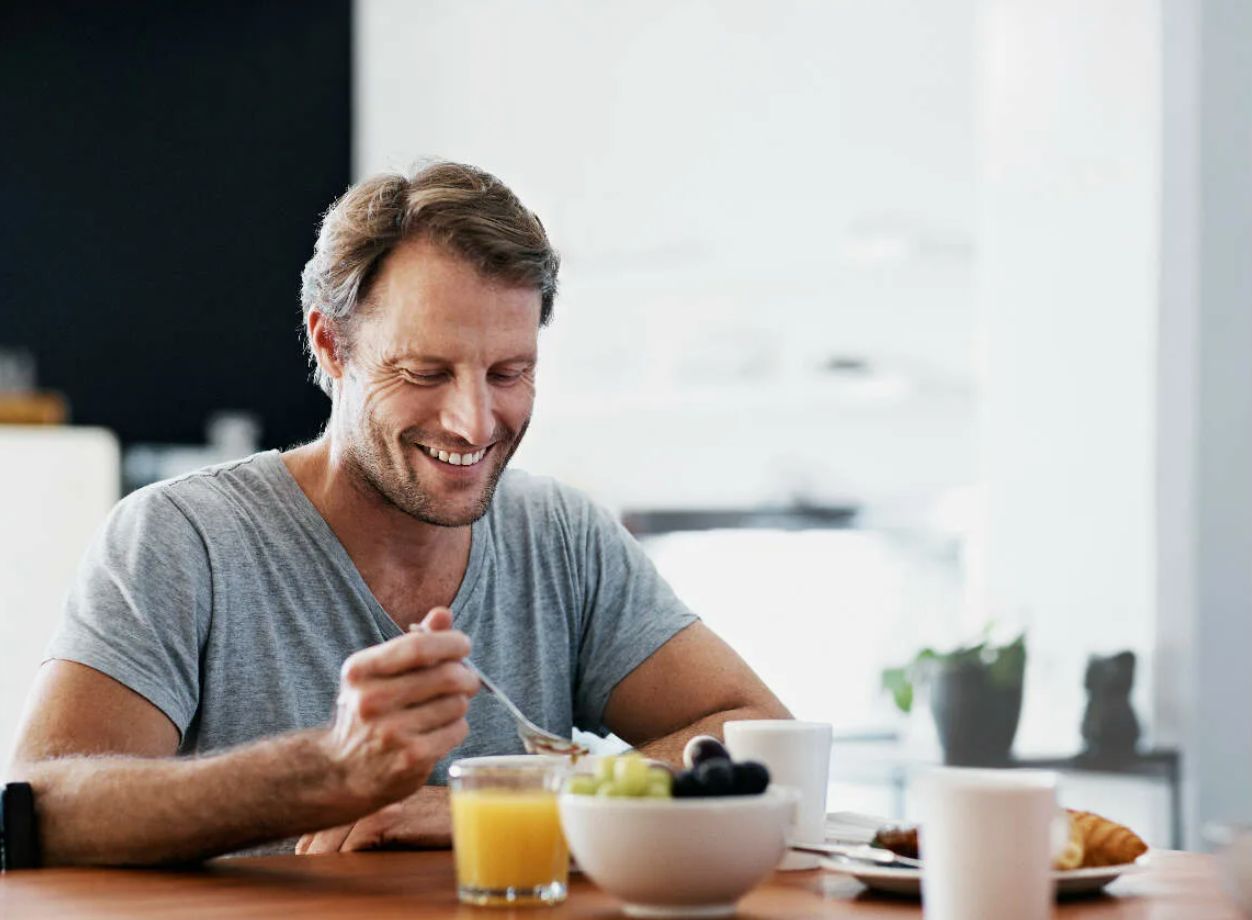 Hvorfor man ikke må springe morgenmaden over: hvordan det første måltid styrer appetitten
