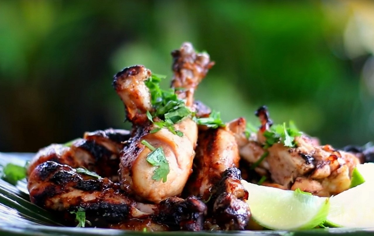 Hvad skal man gøre efter at have spist grillmad, så man ikke får ondt i maven af at have spist for meget: råd fra lægen