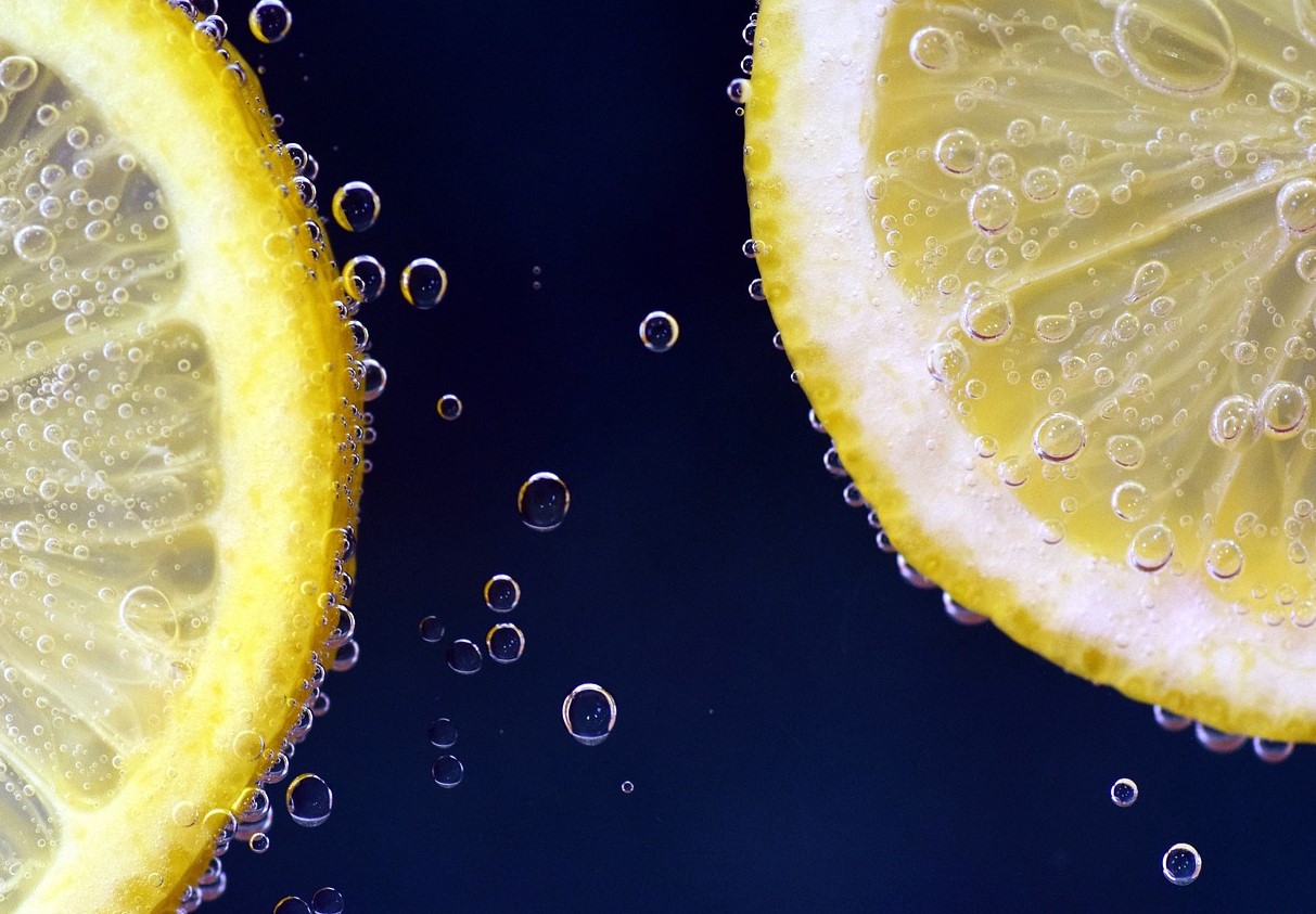 Hvorfor fryse citron: et husholdningshemmelighed, der vil overraske dig