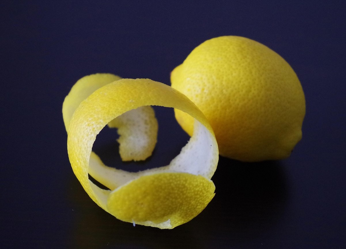 Hvorfor fryse citron: et husholdningshemmelighed, der vil overraske dig