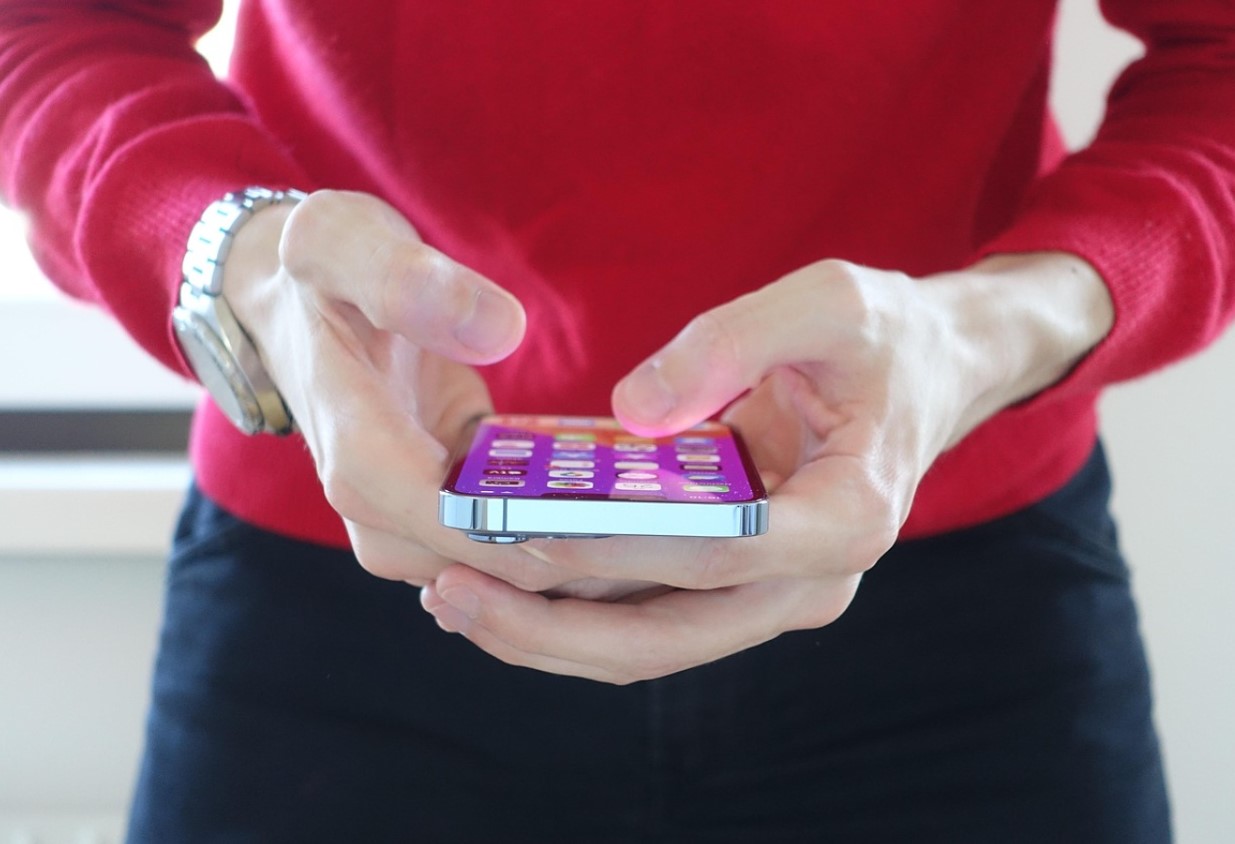 Hvorfor batteriet på din nye smartphone hurtigt løber tør: de første indstillinger, som ofte overses