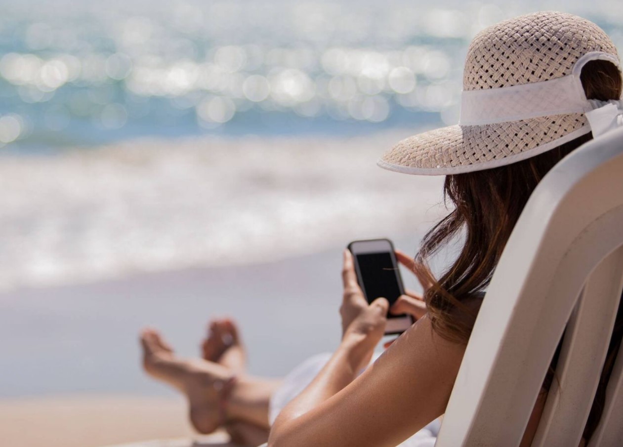 Advarsel til feriegæster: sådan beskytter du din telefon på stranden