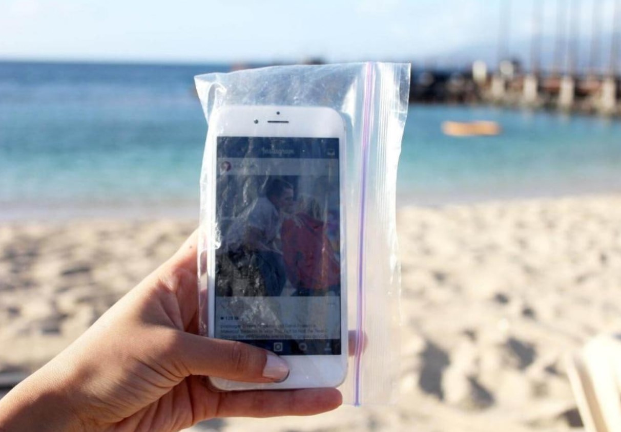 Advarsel til feriegæster: sådan beskytter du din telefon på stranden