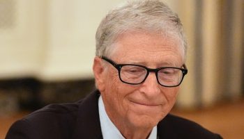 Bill Gates afslører det ene job, som AI ikke vil erstatte, selv om 100 år