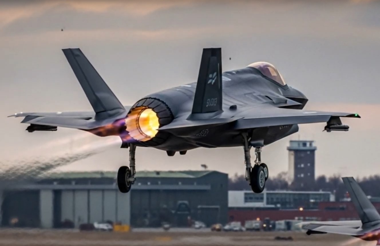 Nye droner blev i går aftes set ved militære faciliteter i Danmark