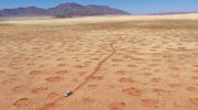 Namibia rummer et tusinder af år gammelt mysterium: guds striber deler ørkenen i hemmelige linjer