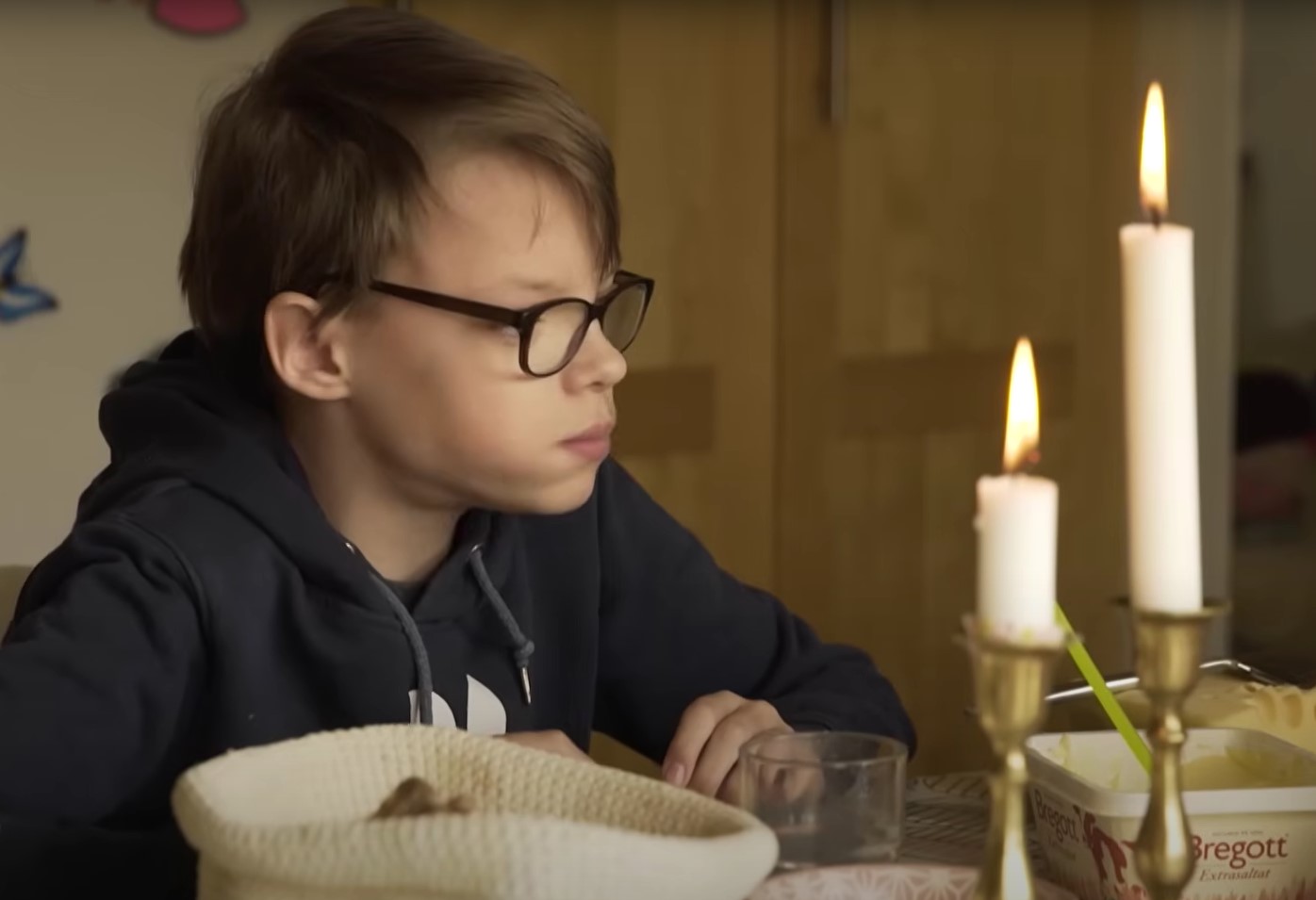 I Sverige øver små børn sig i beredskab: Melker og Tristan er klar til evakuering og krig