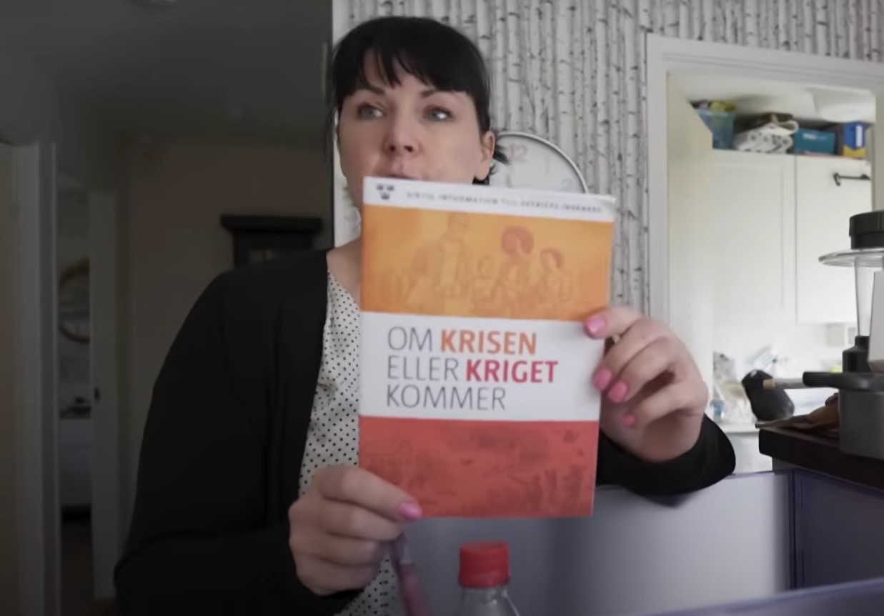 I Sverige øver små børn sig i beredskab: Melker og Tristan er klar til evakuering og krig